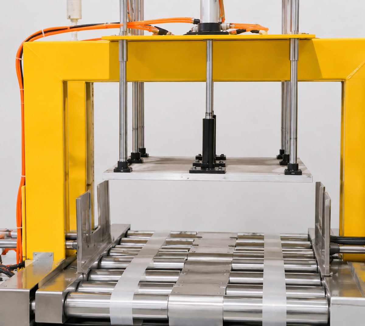 KPW-P8060 pressure plate worktable and strapping detail